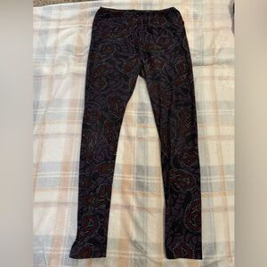 LuLaRoe Black and Red Paisley Leggings